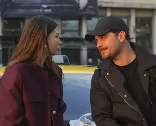 >Demet Özdemir ve Çağatay Ulusoy'un Uyumu İzleyiciyi Ekrana Kilitliyor
