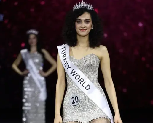 >Miss Turkey 2025 güzeli Sıla Saraydemir oldu