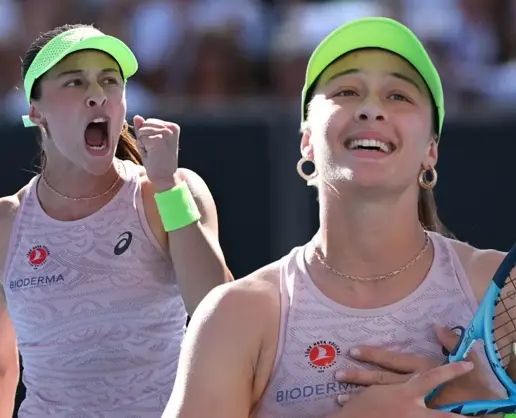 >Avustralya'da tarih yazan Zeynep Sönmez'den takdir toplayan hareket