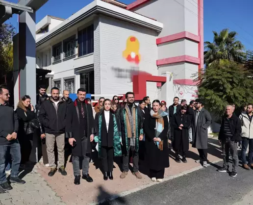 >Karne için gittikleri anaokulunun iflas ettiğini öğrenen veliler, mağduriyetlerinin giderilmesini istiyor