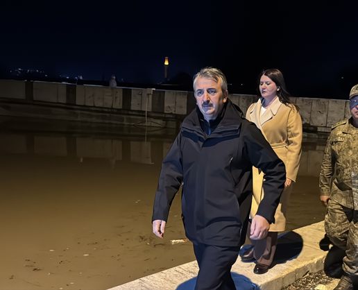 >Edirne'de taşkın riski nedeniyle Tunca Köprüsü trafiğe kapatılacak
