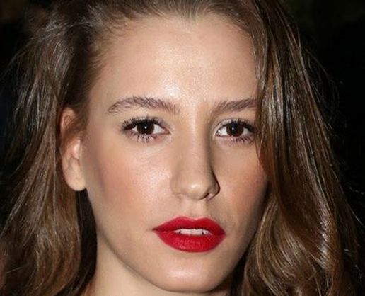 >Serenay Sarıkaya kimdir? Serenay Sarıkaya kaç yaşında, nereli?