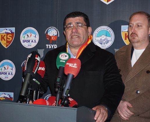 >Zecorner Kayserispor Başkanı Açıkalın: Kayserisporlunun hakkı çalına çalına doymadınız