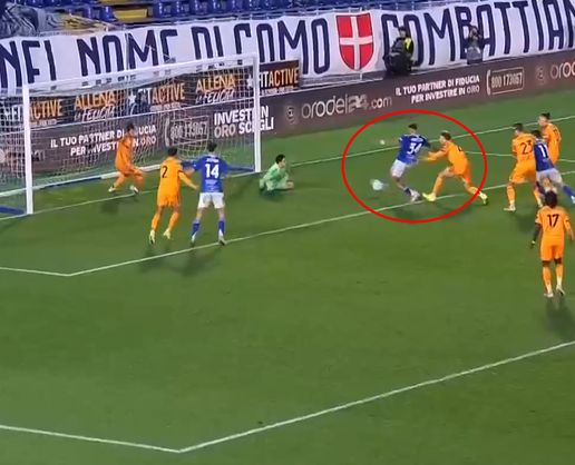 >Fenerbahçe apar topar göndermişti! Yeni takımında kral gibi