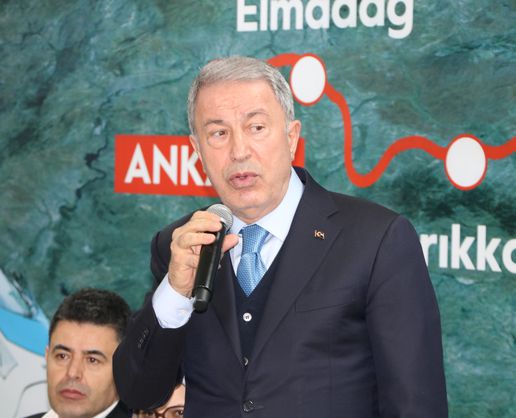 >Hulusi Akar: '86 milyon asil milletimiz tek yumruk, tek yürek'
