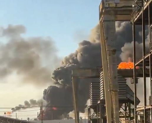>ABD'nin Texas eyaletindeki petrol rafinerisinde patlama meydana geldi