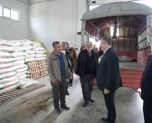 >Çubuk'ta çiftçilere 21 ton nohut tohumu dağıtıldı