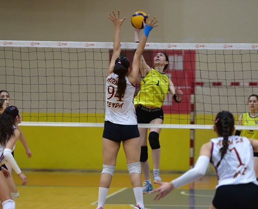 >Kadınlar Bölgesel Lig voleybol final müsabakaları Osmaniye'de başladı