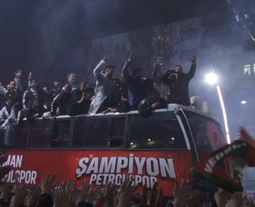 >1'inci Lig'e yükselen Batman Petrolspor'a coşkulu karşılama