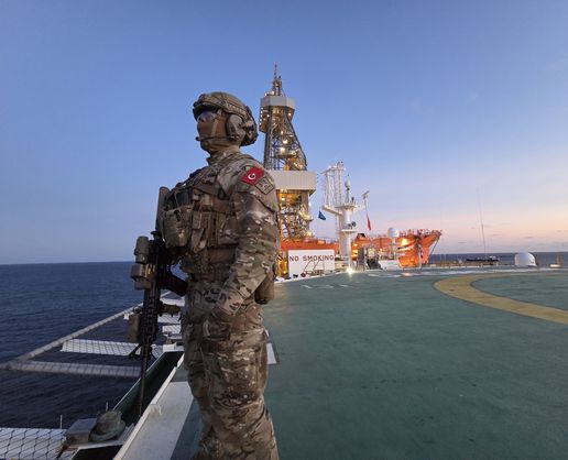 >MSB: Somali Türk Deniz Görev Grubu, Çağrı Bey Sondaj Gemisi'ne Refakat Ediyor