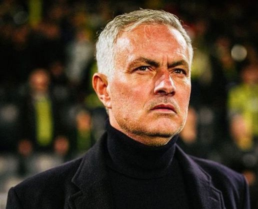 >Derbiyi 90+3'te kazanan Mourinho yine yaptı yapacağını