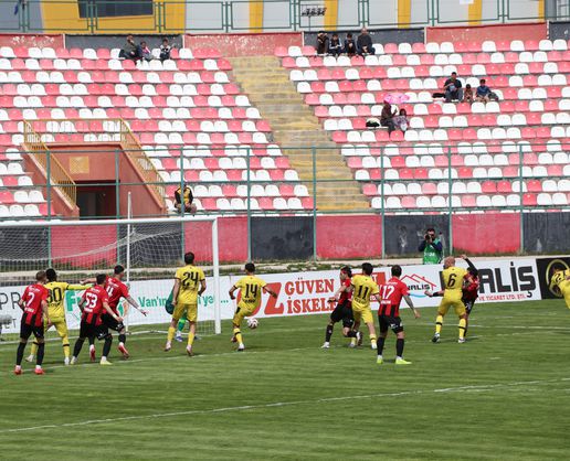 >İstanbulspor, deplasmanda Van Spor'u 3-1 mağlup etti