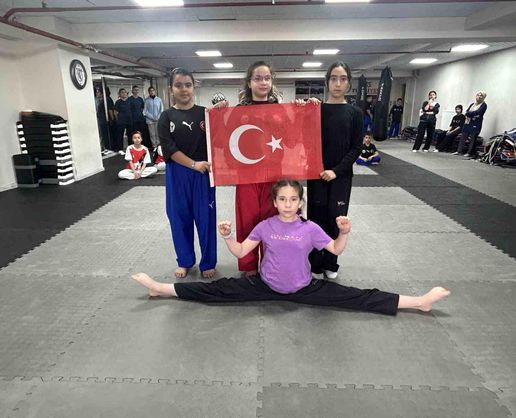 >Miniklerin vatan sevgisi