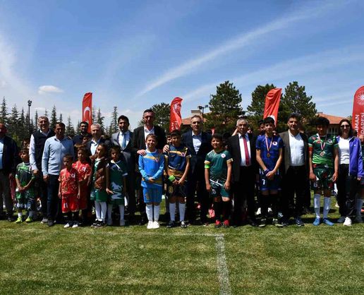 >Karaman'da kırsaldaki çocuklar yeşil sahada buluştu