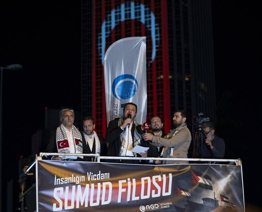 >Küresel Sumud Filosu'na saldırı İsrail'in İstanbul Başkonsolosluğu önünde protesto edildi