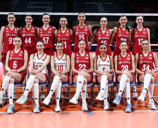 >A Milli Kadın Voleybol Takımı, Polonya'yı 3-2 mağlup etti