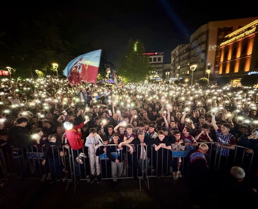 >Trabzonspor taraftarları, Ziraat Türkiye Kupası finalini dev ekrandan takip etti