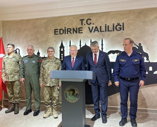 >Bakan Güler, Edirne Valisi Sezer'i ziyaret etti