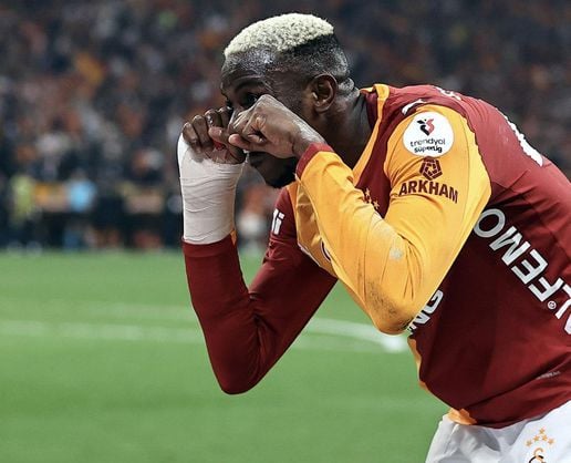 >Dünyaca ünlü eski futbolcudan Osimhen çağrısı: Manchester United'a gelirse mutlu ulurum