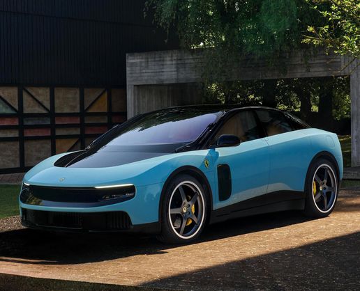 >Ferrari ilk elektrikli aracını tanıttı, hisse senetleri değer kaybetti
