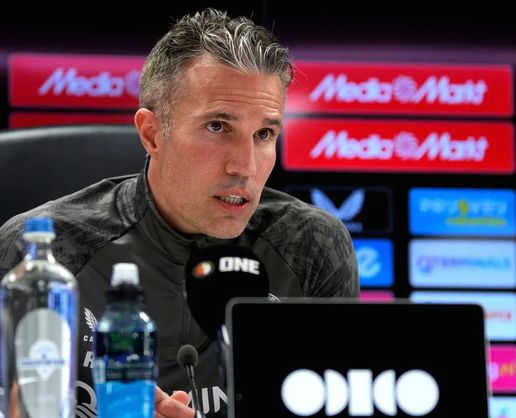 >Feyenoord Robin van Persie'yi kovdu