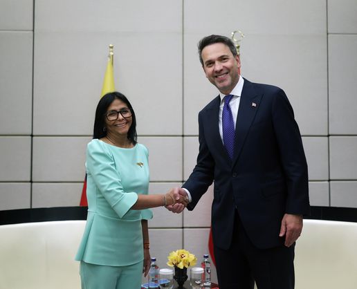 >Bakan Bayraktar, Venezuela Geçici Devlet Başkanı Rodriguez ile görüştü