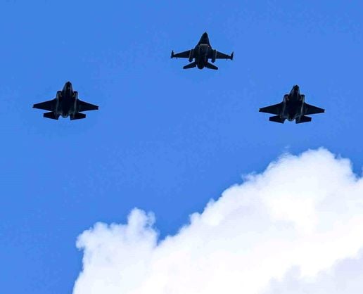 >Polonya'nın F-35 savaş uçakları ilk uçuşlarını gerçekleştirdi
