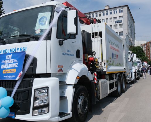>Çorum Belediyesinin 13 yeni araç ve iş makinesi hizmete alındı