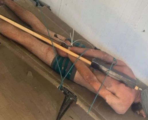 >İsrail askeri Filistinliye işkence yaptı, fotoğrafını 