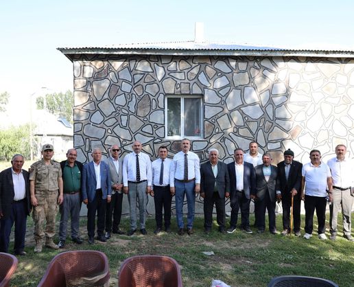 >Vali Dr. Önder Bozkurt, Patnos ilçesi Edremit Köyü ile Dedeli Beldesi'ni ziyaret