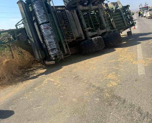 >Ankara'da balya makinasından çıkan yangında traktör yandı