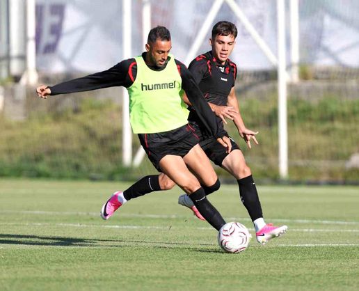 >Sivasspor'da 2. etap kampı başladı