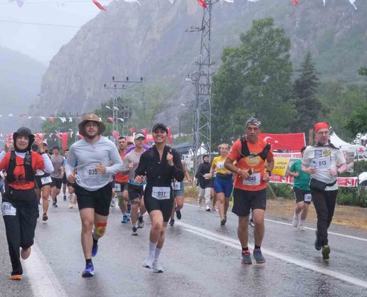 >Kapıkayafest’te 21 kilometrelik dağ koşusunda nefes kesen mücadele