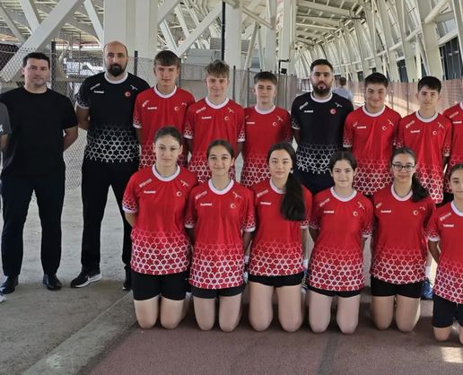 15 Yaş Altı Badminton Milli Takımı Erzincan’da kampa girdi