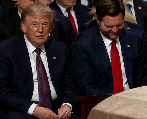 Trump ve Vance'in Lindsey Graham'ın cenazesindeki halleri şaşırttı