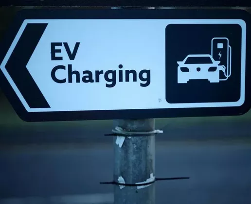 İngiltere elektrikli araç hedeflerini gözden geçiriyor