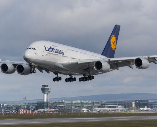 Münih'te A380 Pist Işıklarına Çarptı: 351 Yolcu Tahliye Edildi