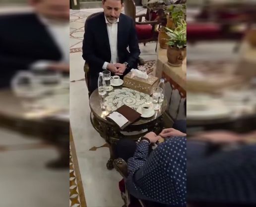 Suriye'de Tarihi An: El-Şara'dan Visa Kartla Kahve Ödemesi