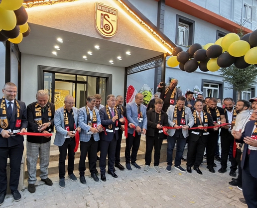 Bayburt'ta Kurban Yazoğlu Spor Tesisleri hizmete açıldı