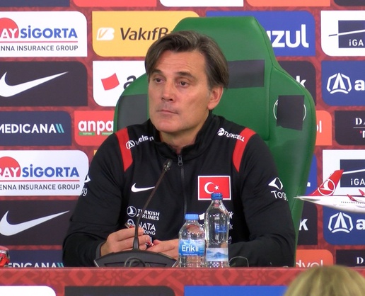 Montella, Bursa'da İtalya'ya 4-1 yenilen Milli Takım için ıslıklanmayı hak ettik dedi