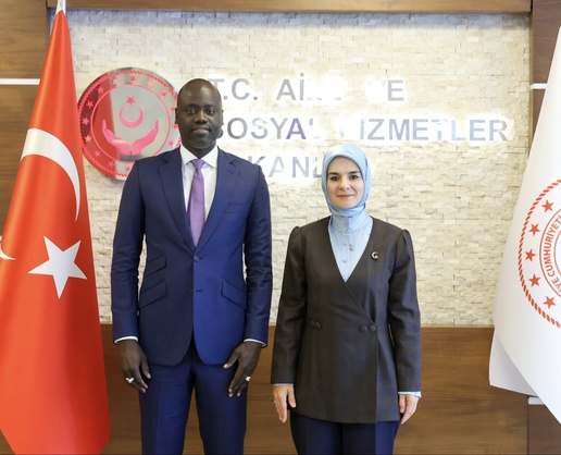 Aile Bakanı Göktaş, Senegal Bütçeden Sorumlu Bakanı Sarr'ı bakanlıkta kabul etti
