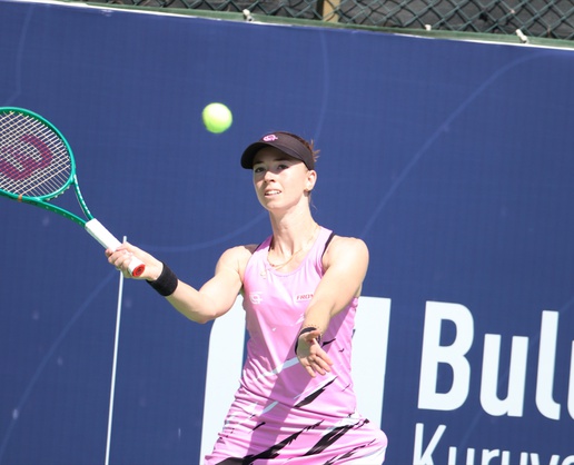 WTA 125 Adana Open'da Çağla Büyükakçay, İtalyan Stefanini'ye yenilerek elendi