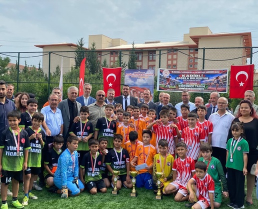 Osmaniye Kadirli'de 19 okul takımının katıldığı futbol turnuvası tamamlandı