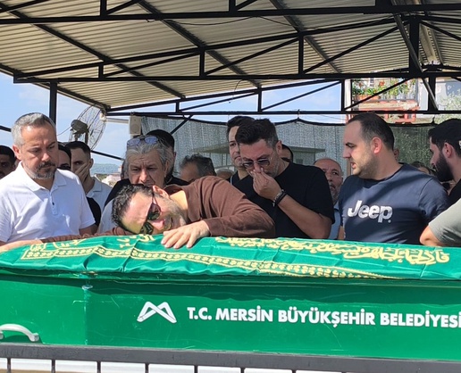 İddiaya göre 14'üncü kattan düşen Atilla Taş'ın kızı Mersin'de toprağa verildi