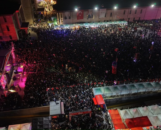 Sagopa Kajmer, Niğde 6. Gastronomi Festivali'nde sahne alıp şarkılarını söyledi
