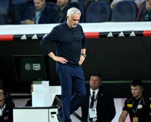 Hakemin üzerine yürüdüler! Olaylı maçta kazanan Real Madrid