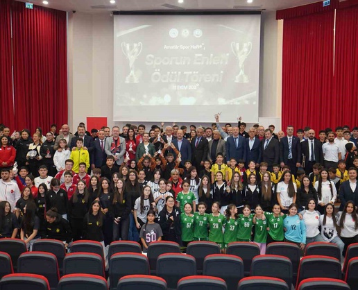 Kastamonu'da Sporun Enleri Ödül Töreni'nde 42 sporcu ve 12 takım ödül aldı
