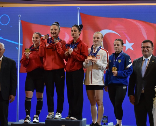 Milli halterci Gamze Altun, U23 Avrupa Şampiyonası'nda iki rekorla şampiyon oldu