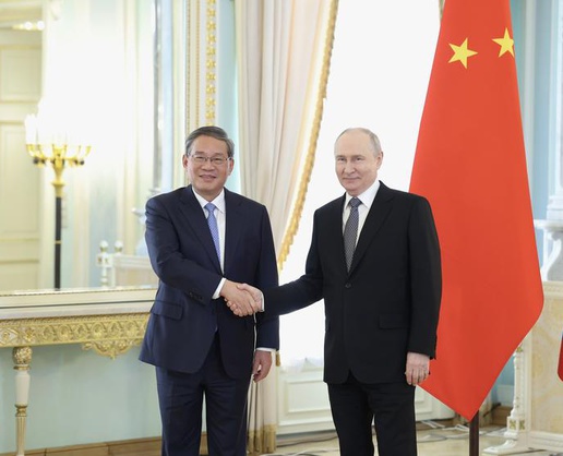 Li Qiang, St. Petersburg'da Putin ile görüşerek Çin-Rusya iş birliğine vurgu yaptı