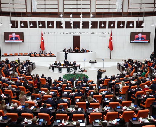 TBMM'de fon teklifinin ilk 5 maddesi kabul edildi, bloke işlemler de kapsama alındı